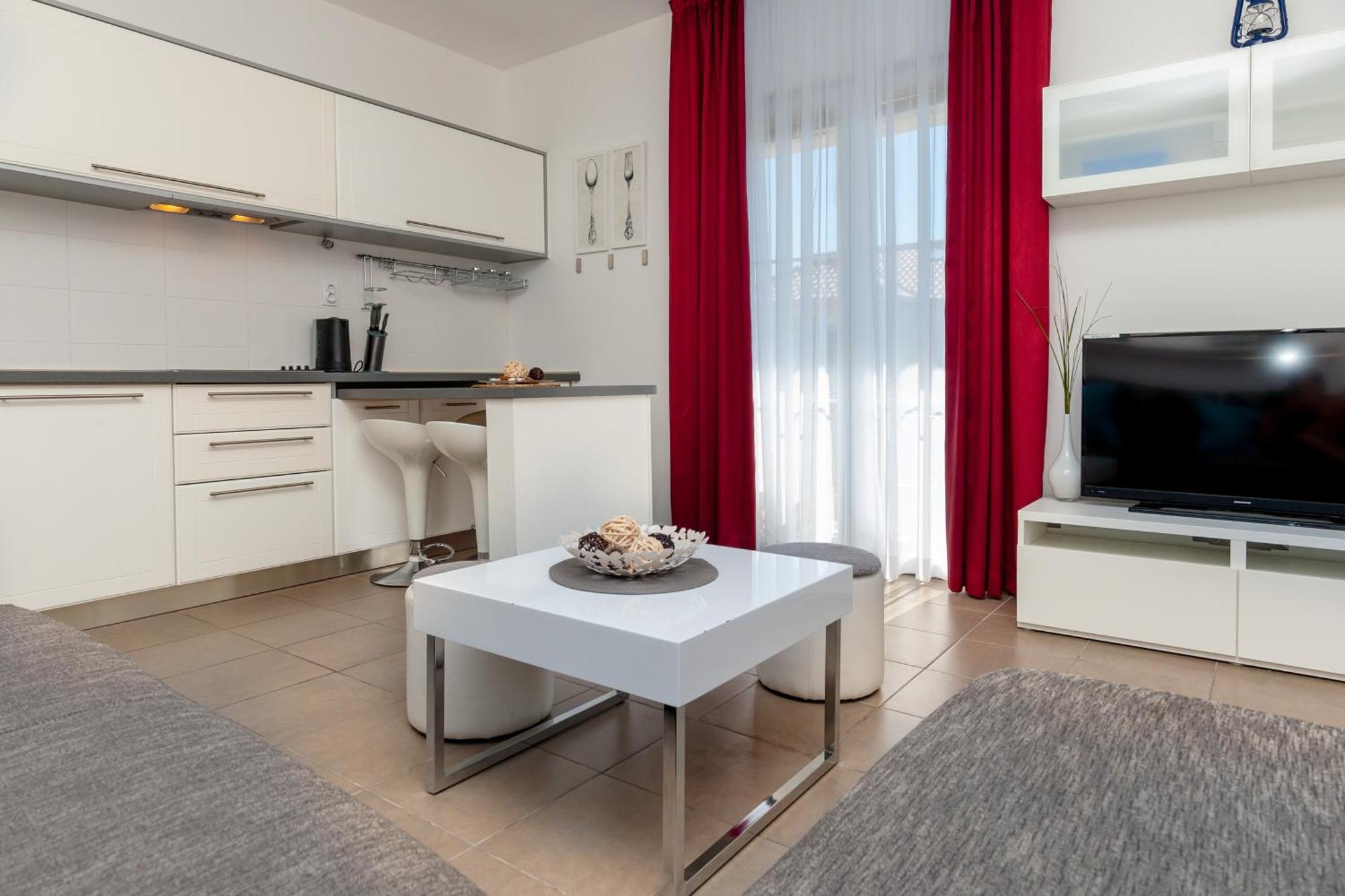 Villa Livia Apartments Bol Exterior foto